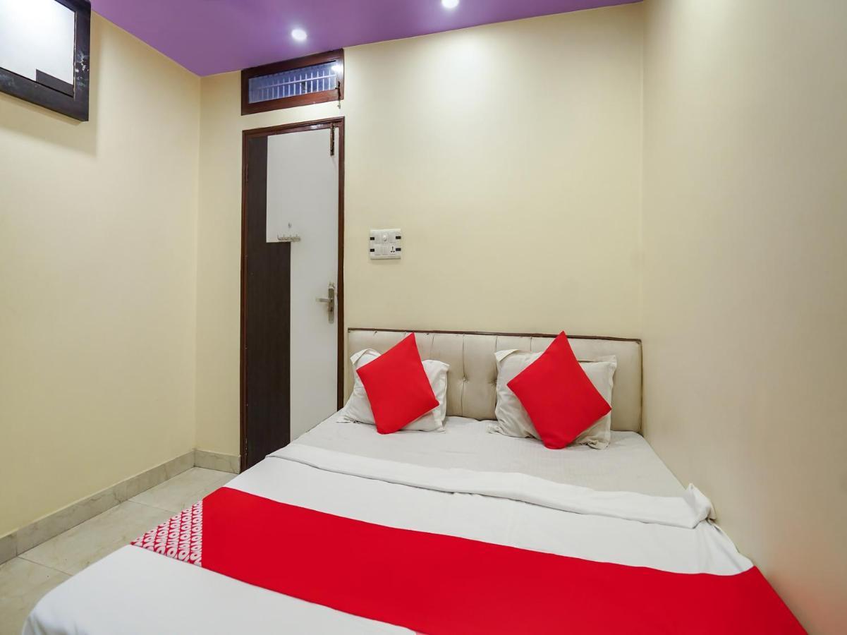 Oyo 75627 New Ankit Guest House Varanasi Bagian luar foto