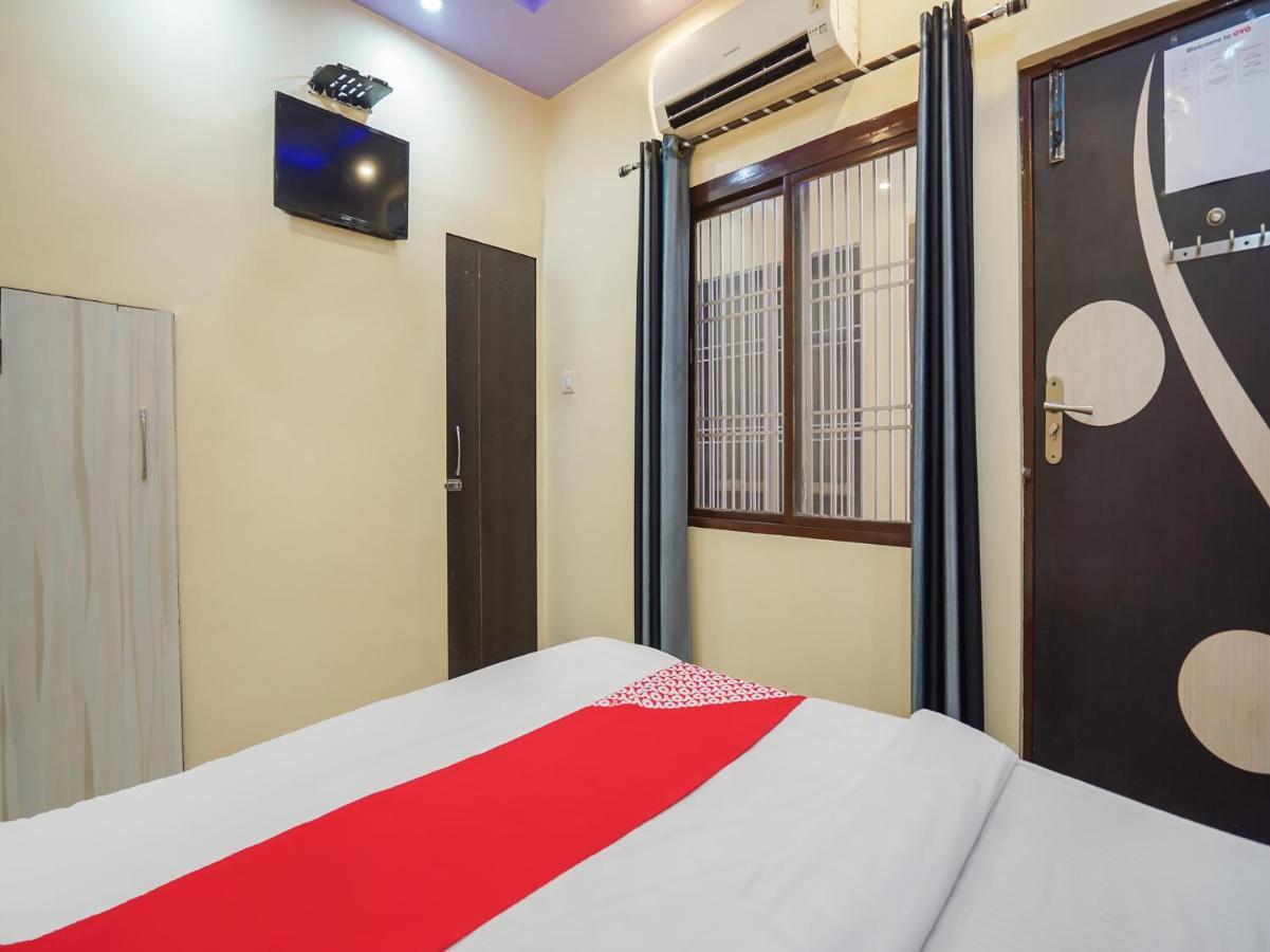 Oyo 75627 New Ankit Guest House Varanasi Bagian luar foto