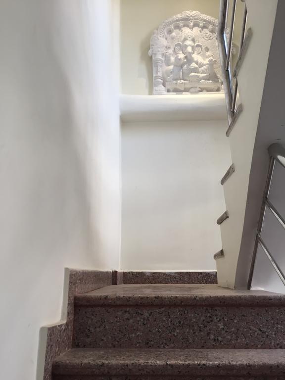 Oyo 75627 New Ankit Guest House Varanasi Bagian luar foto