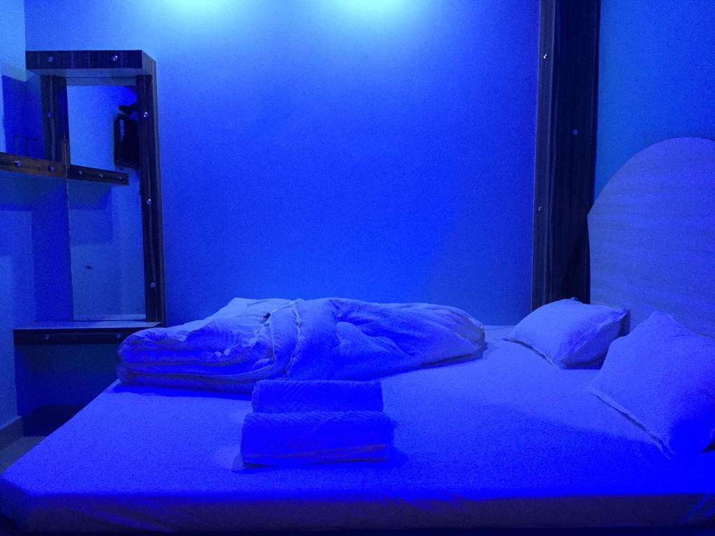 Oyo 75627 New Ankit Guest House Varanasi Bagian luar foto